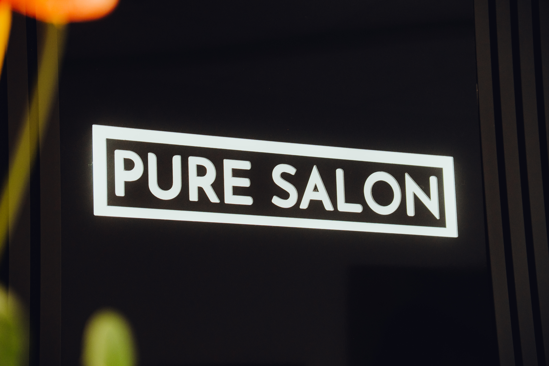 Bild von der Webseite von Pure Salon